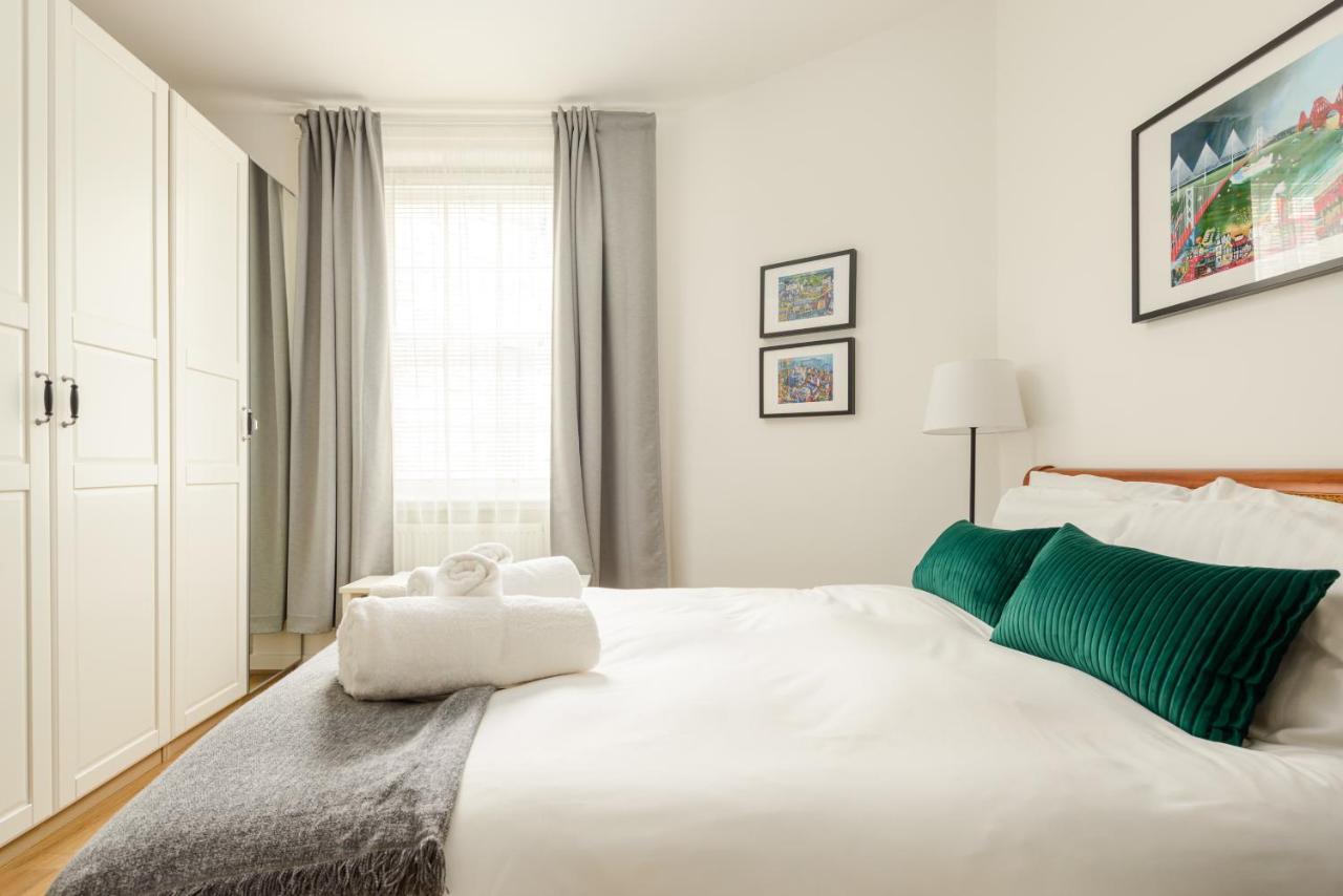 The Grassmarket Apartment By Calton Living — Photos 2